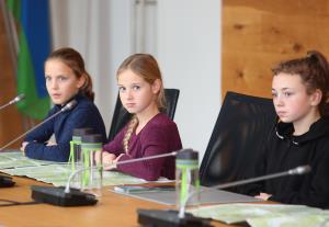 SVETOVNI DAN OTROK - obisk učencev OŠ Notranjski Odred Cerknica 10 FOTO LJUBO VUKELIČ